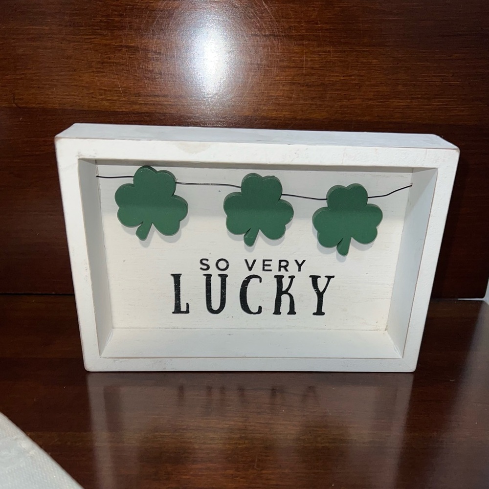 So Vey Lucky Decoration